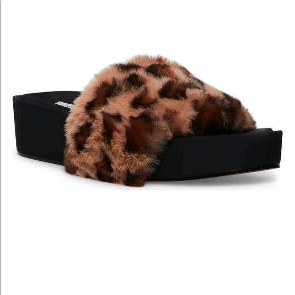 Leopard print slide sandal - Picture 3 of 8